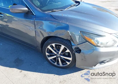 2017 Nissan Altima 2.5 Sr из США, поврежденный, VIN 1N4AL3AP8HN338954